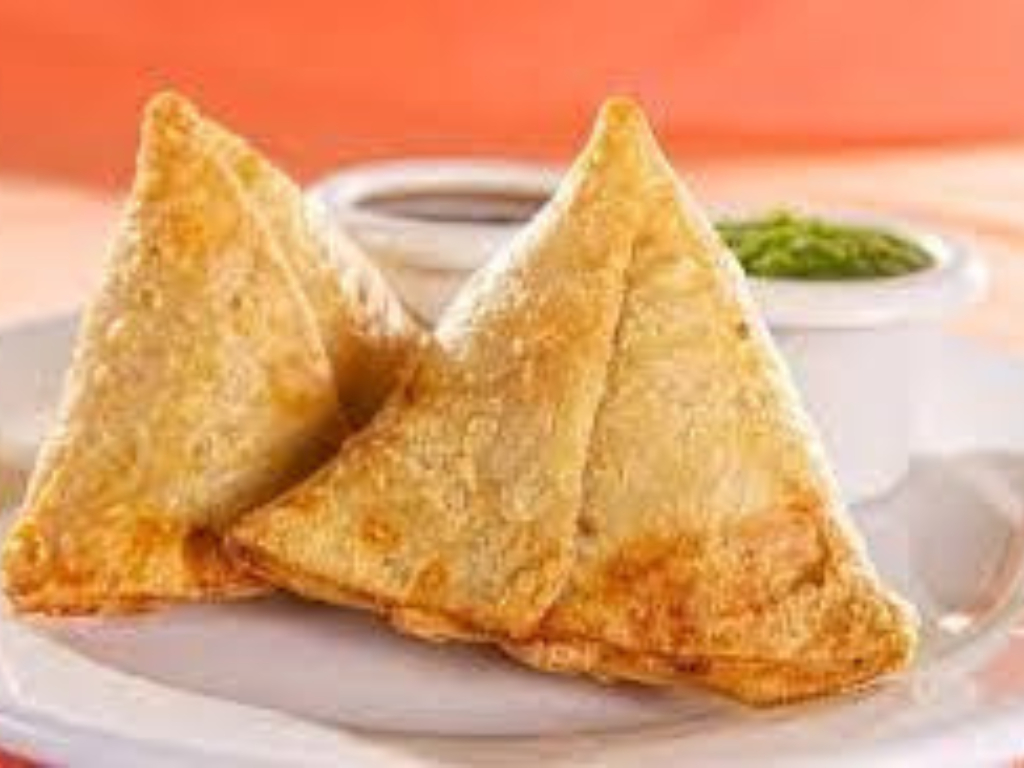 Veg Samosa. (2 Pcs).