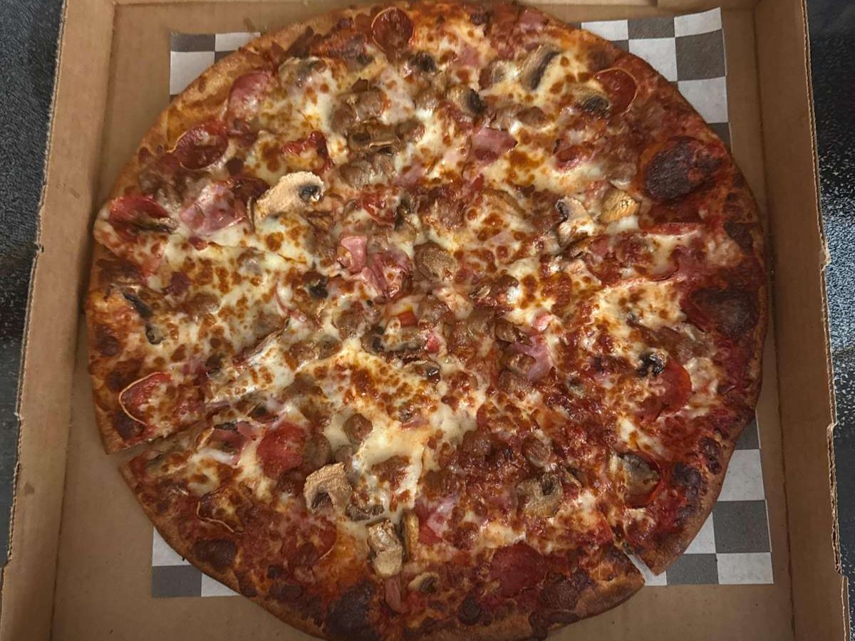 14" Carnivore Pizza.