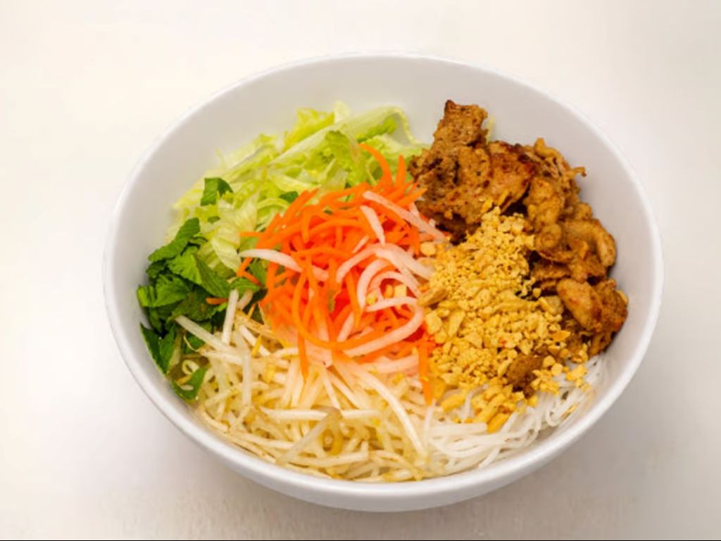 24- B Beef Noodle Salad