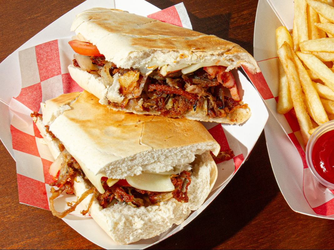 Pan con Lechon.