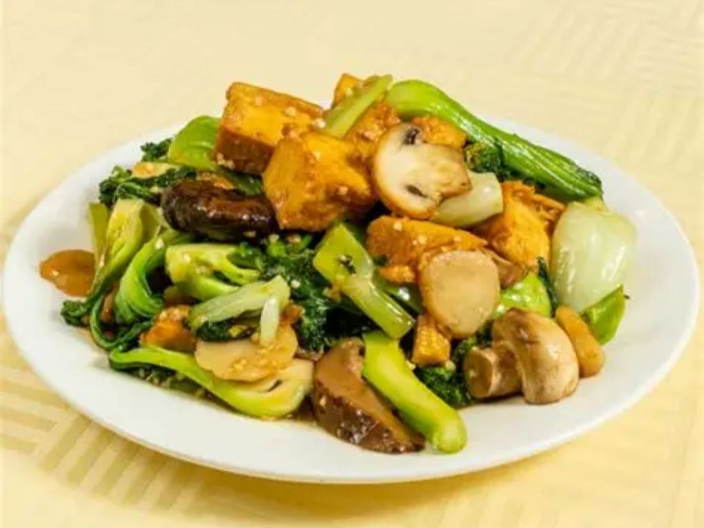 Chinese Yan w/ Assorted Mushroom and Veggie / Miến Trung Hoa với Nấm và Rau Củ hỗn hợp / 中式燕麦配什锦蘑菇和蔬菜.