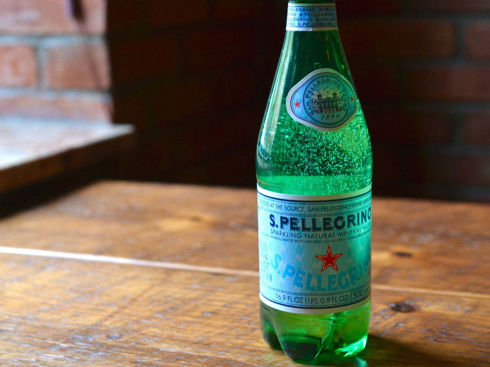 San Pellegrino Sparkling Water (500 ML).