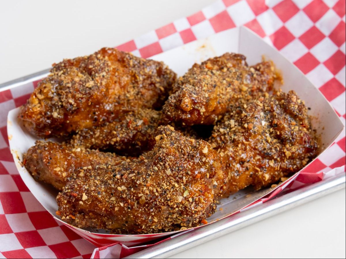 8 Wings.