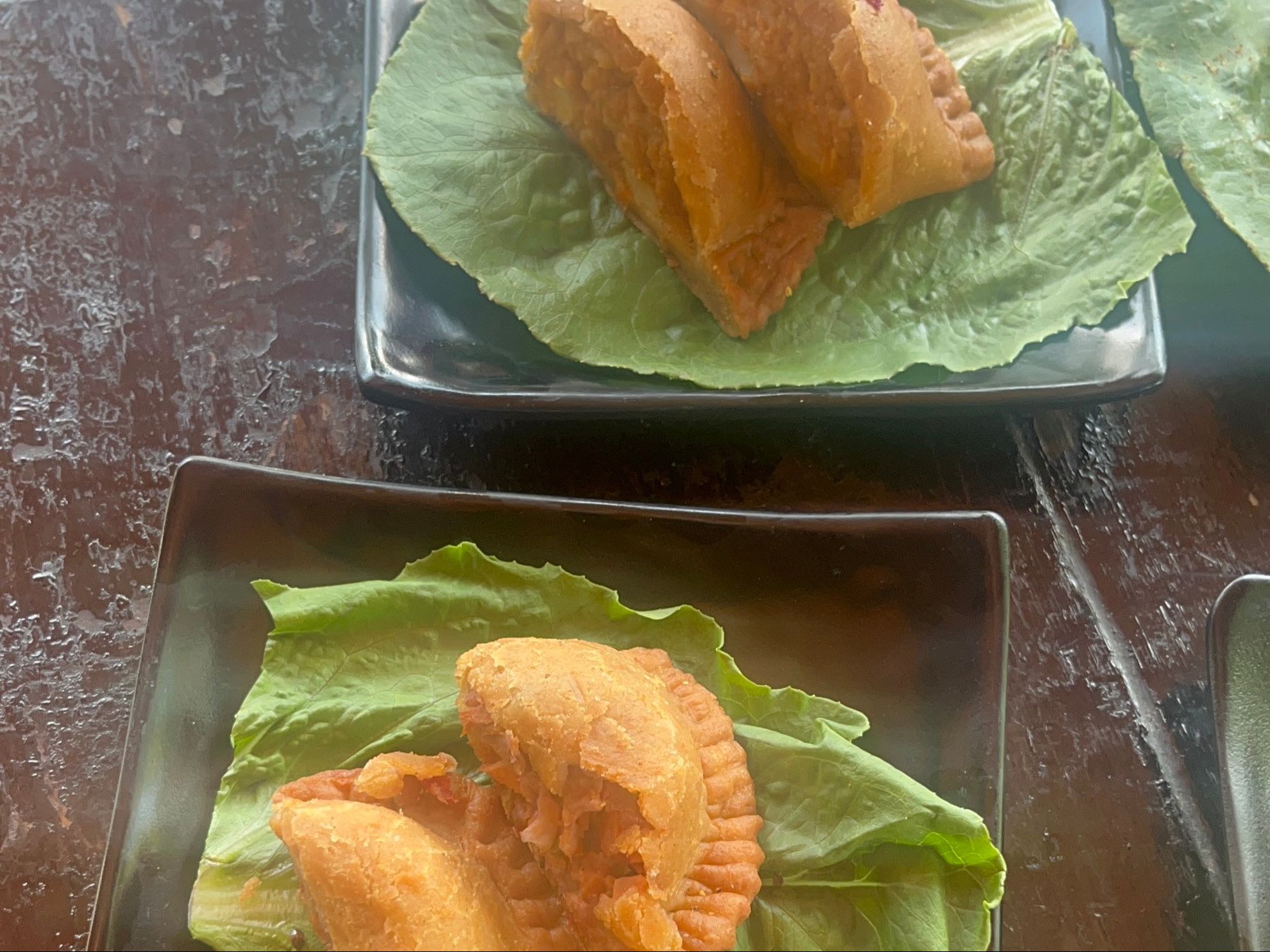 Sambusas (3/4 Pieces) - Vegan and Chicken Options.