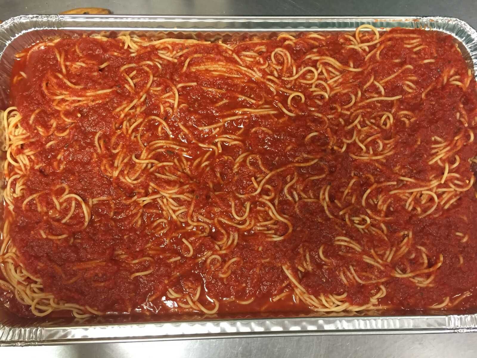 Spaghetti With Marinara Sauce Tray For 20 People