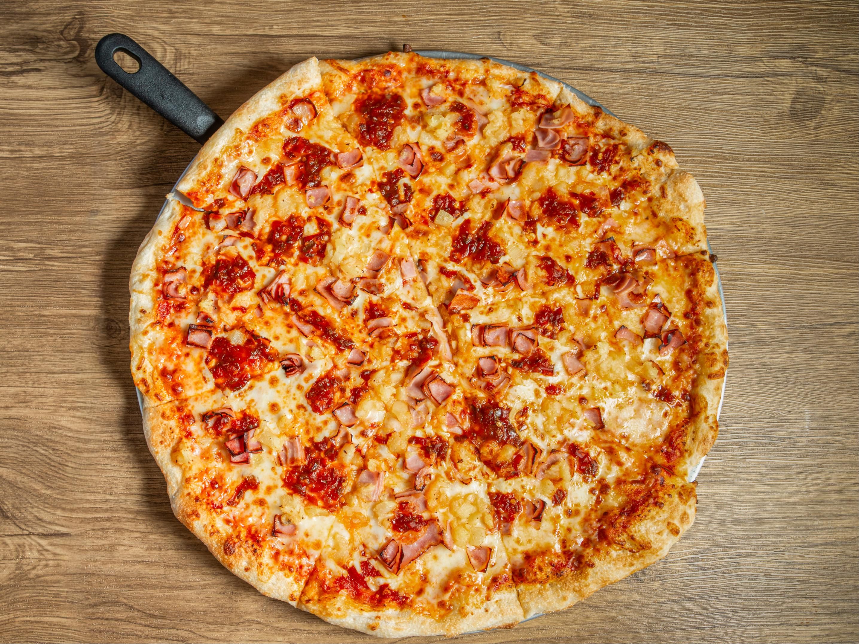 12" Pizza Hot Hawaiian.