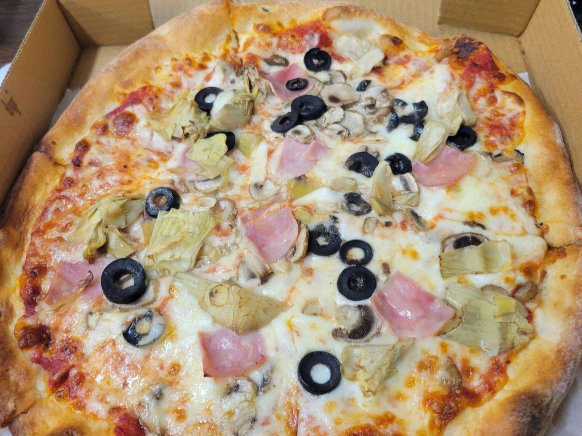 Capricciosa Pizza.