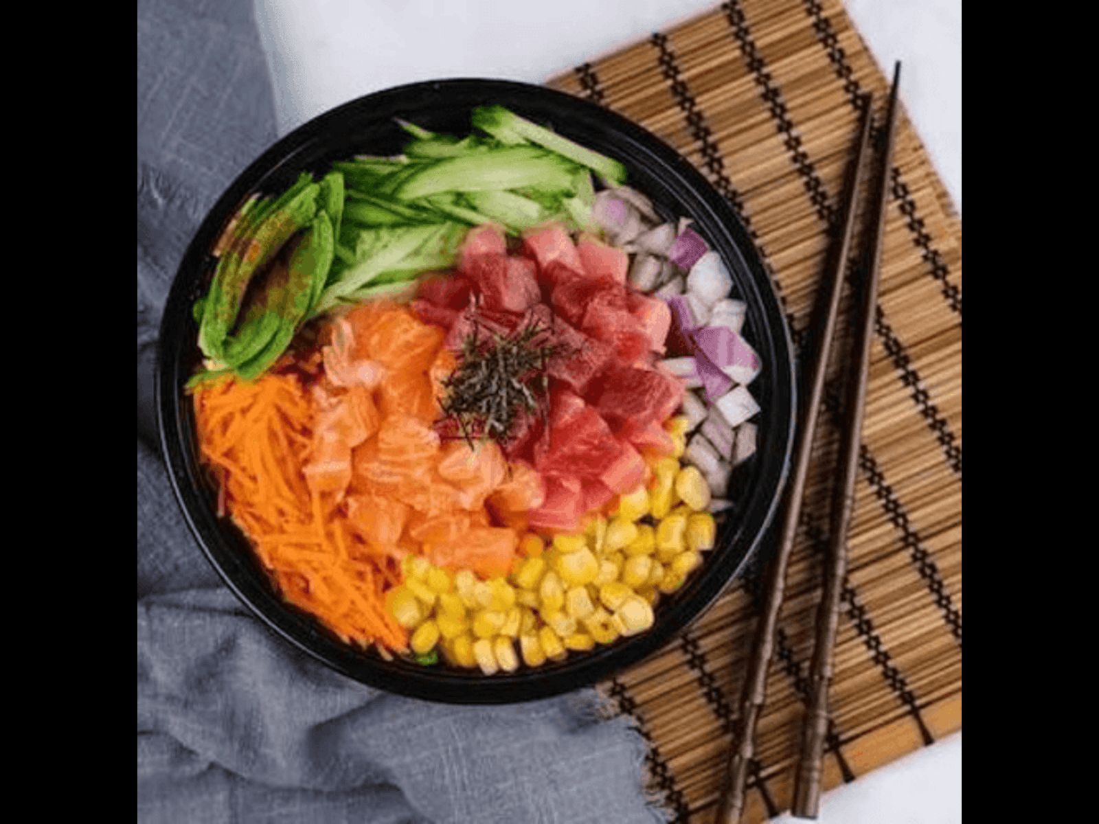 Experience the Hawaiian Sun at Our Restaurant