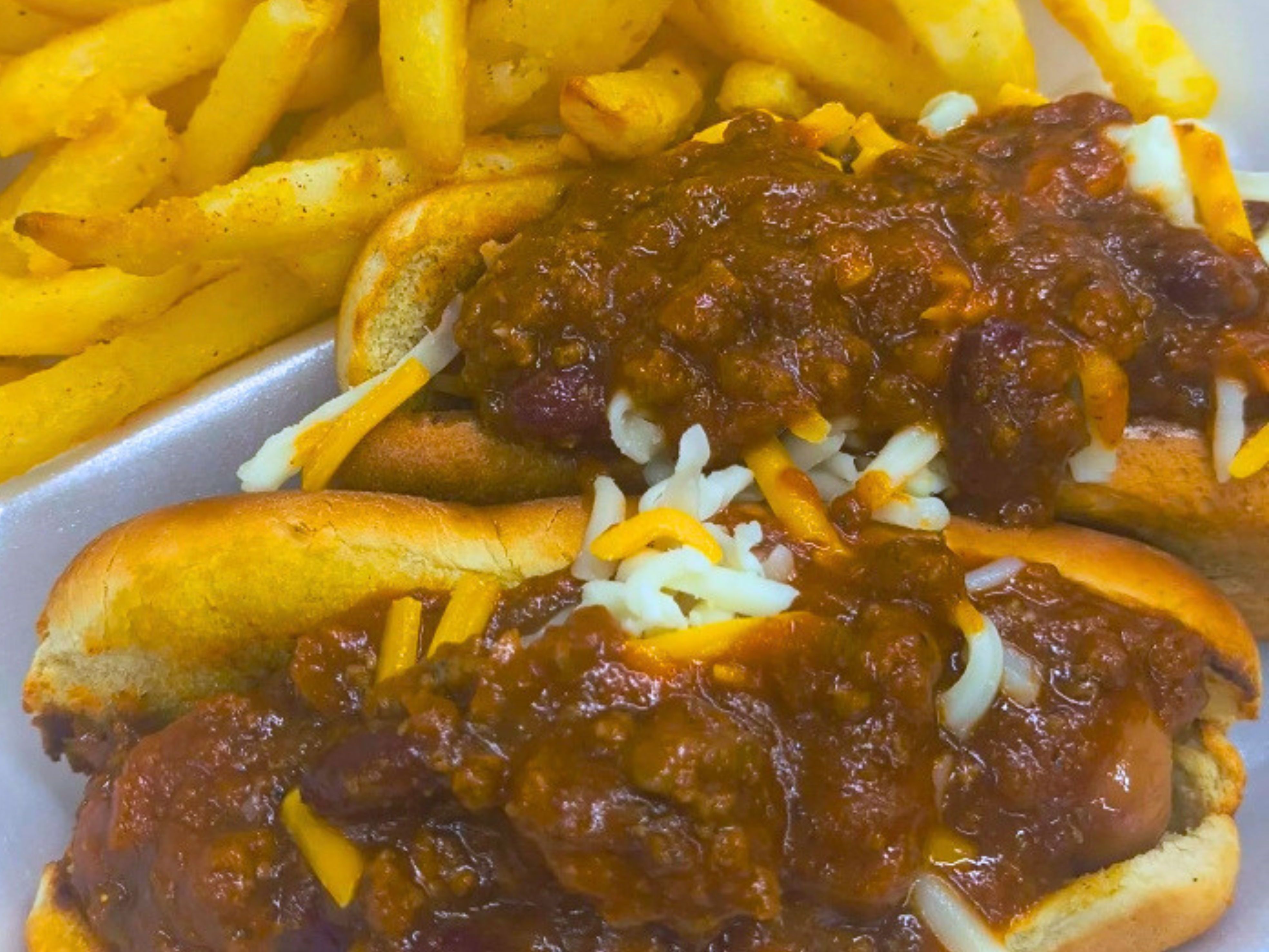 (2) Chilli Dogs Plate w/Fries.
