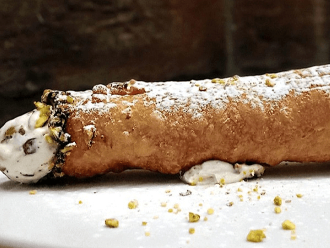 Cannoli.