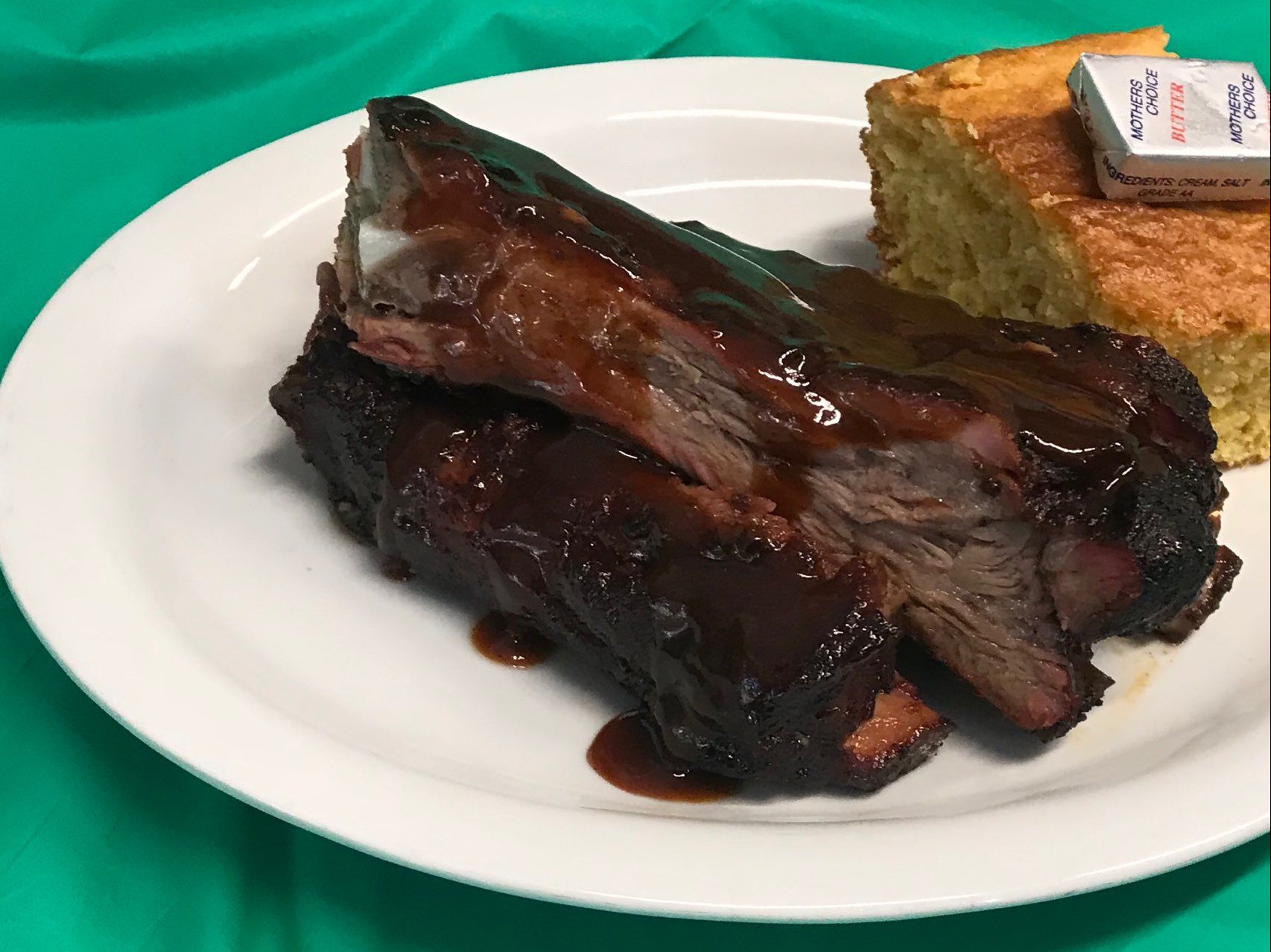 PORK SPARERIB PLATE +2 SIDES.