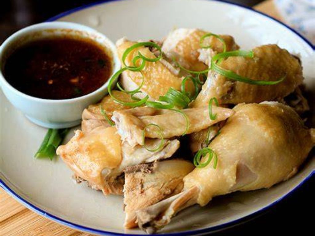 Steamed Chicken w/ Ginger & Scallion (Half) / Gà Hấp Gừng Hành (Nửa Con) / 姜葱蒸鸡（半只）.