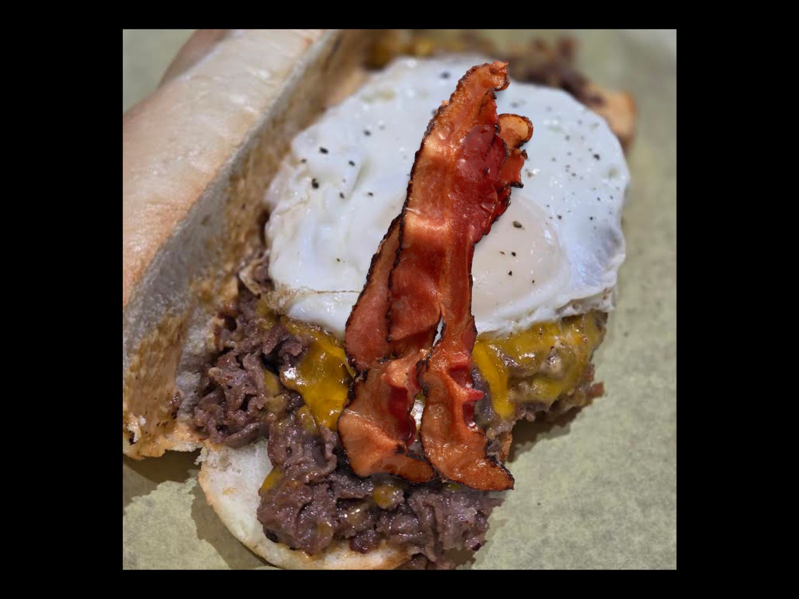 8" STEAK, BACON & EGG.