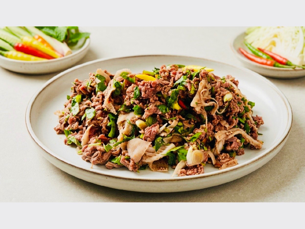 LAAB BEEF SALAD (Minced).