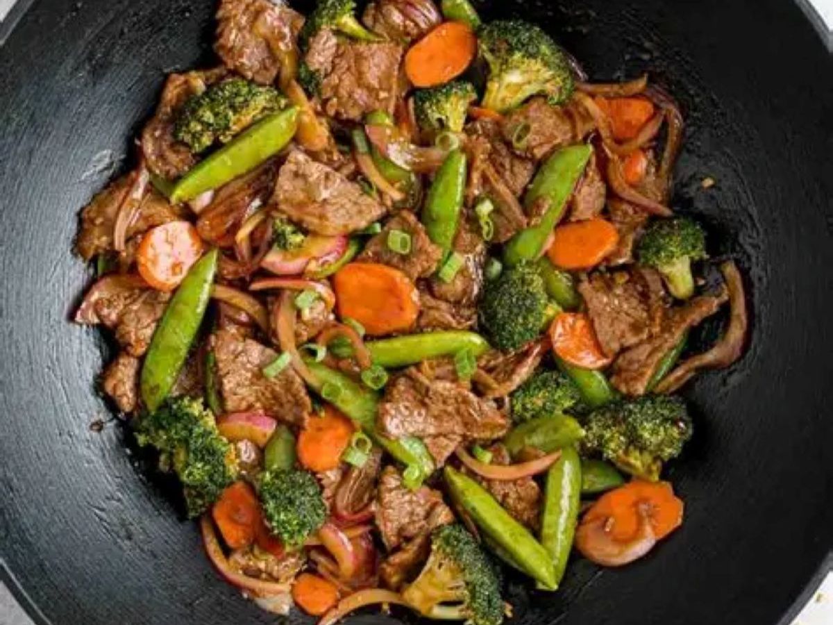 SP5. Beef W/ Veggie Combo / Combo Bò Xào Rau / 牛肉蔬菜套餐.