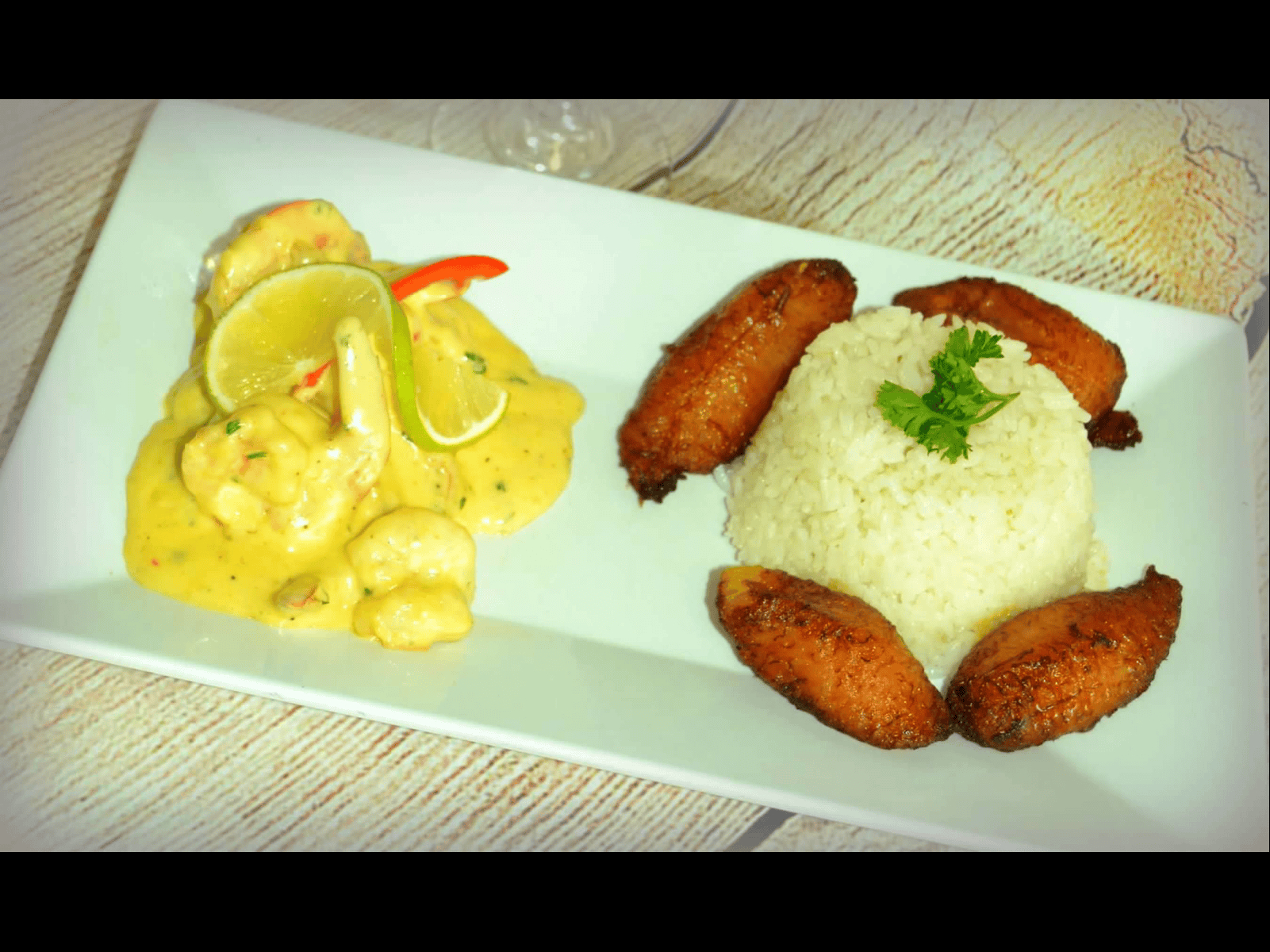 CAMARONES SALSA CREMA.