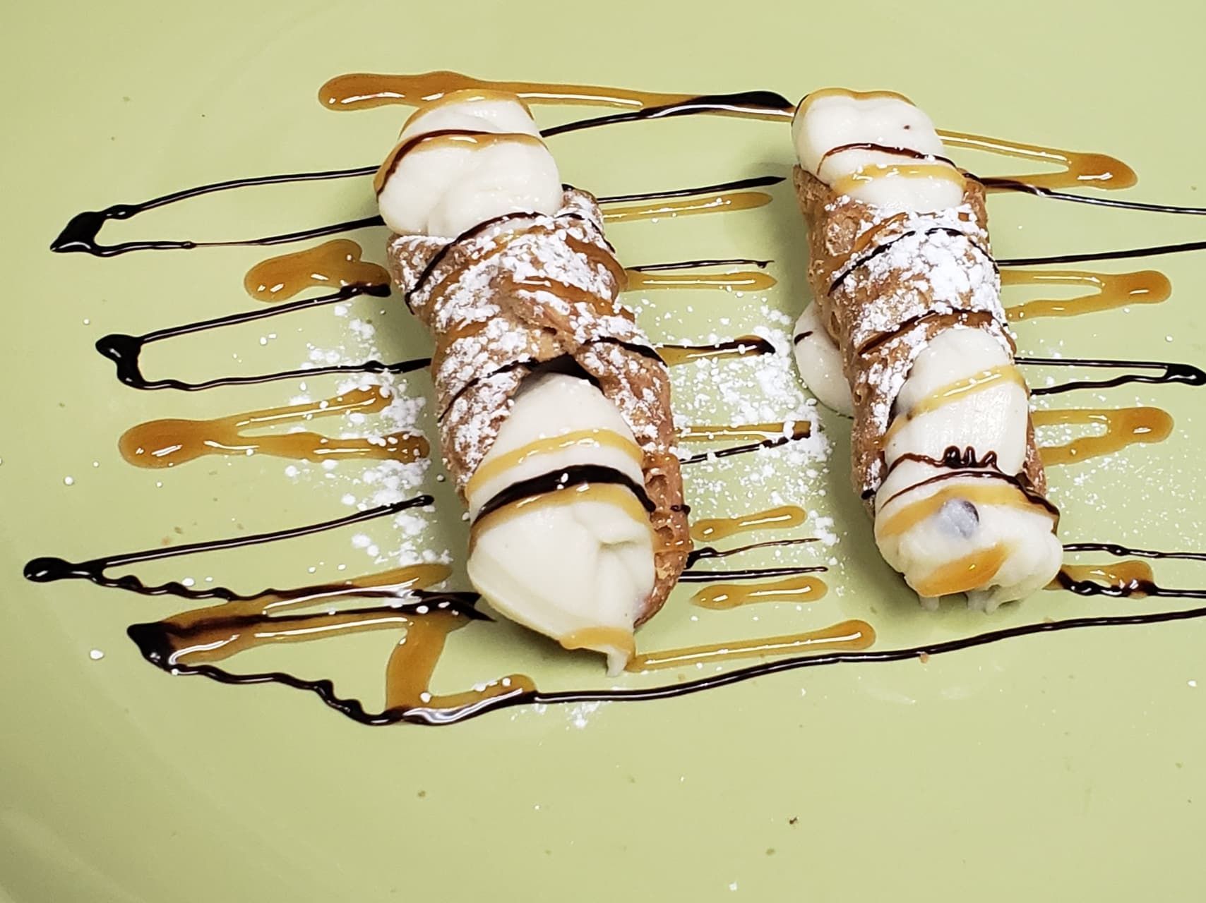 Cannoli (2pc).