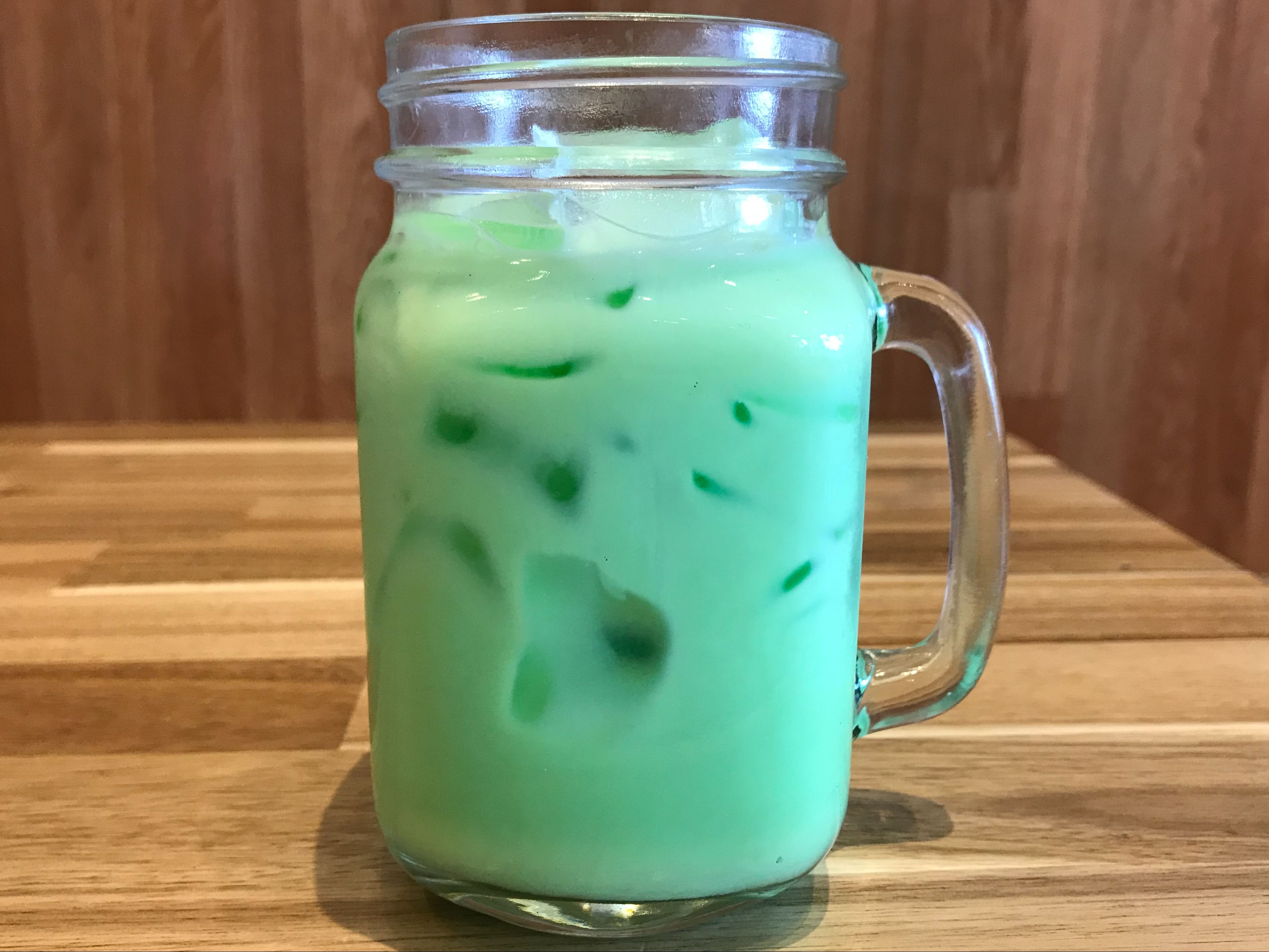 Nome Yan (Cream Soda) นมเย็นน้ำเขียว.