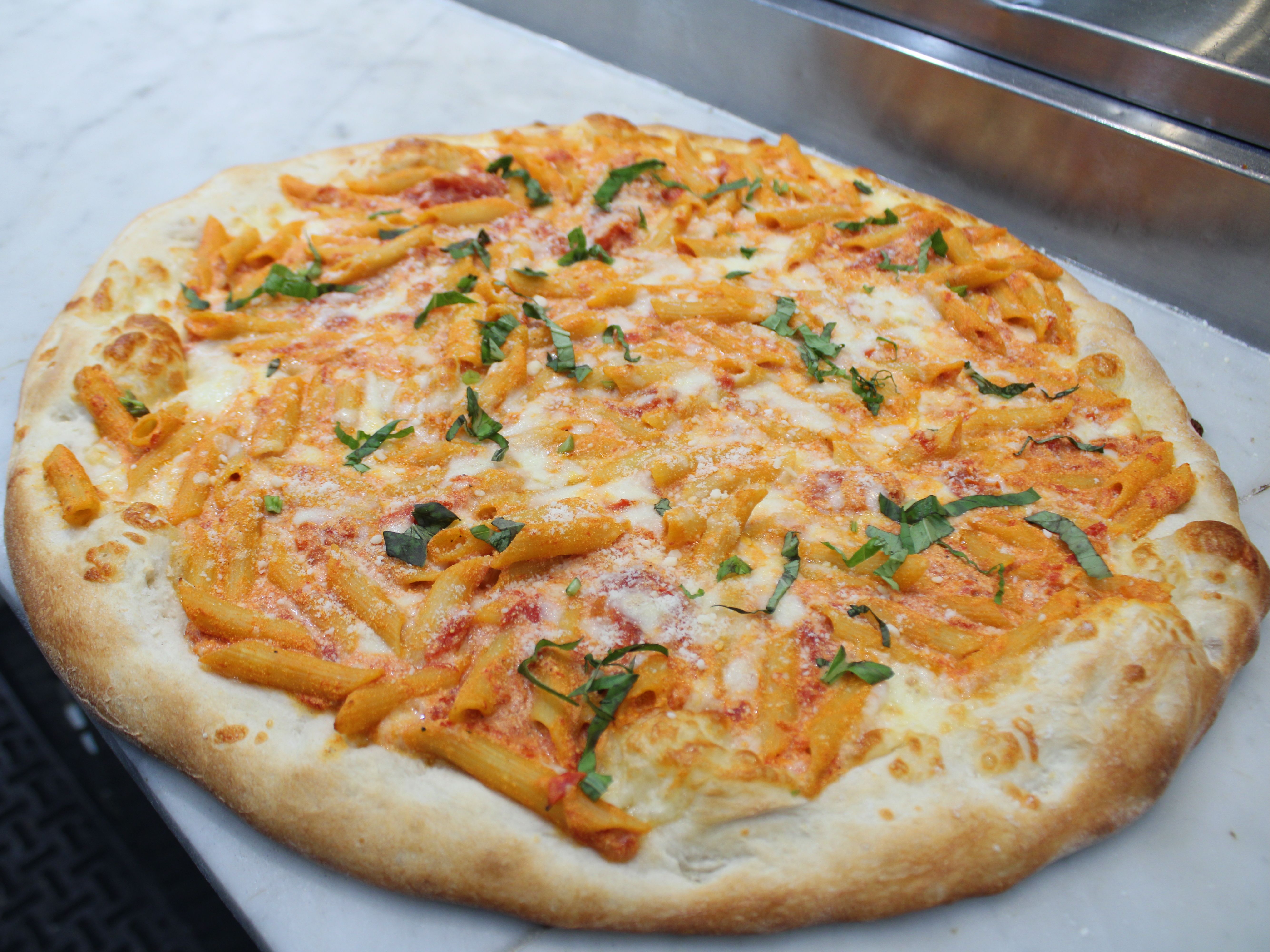 Penne Vodka Pizza - LG.