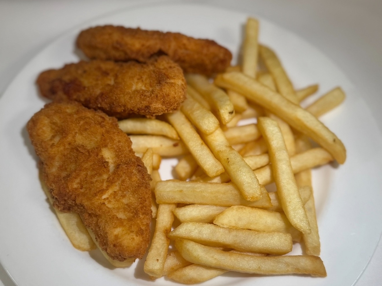 Kids Chicken Finger w/ Fries.