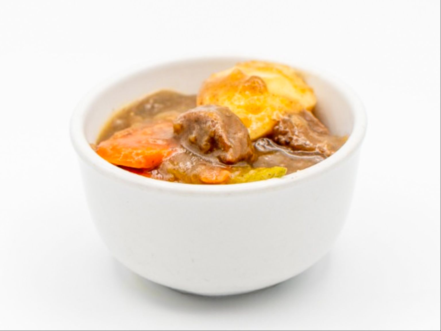 Curry Stew from Yama's Fish Market — Local-style Hawaiian curry stew, hearty with potatoes, carrots, and onions. (28 oz)