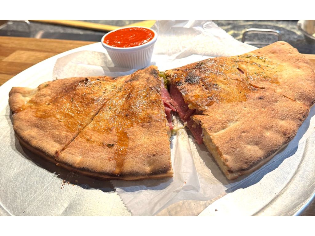 Salsiccia Calzone