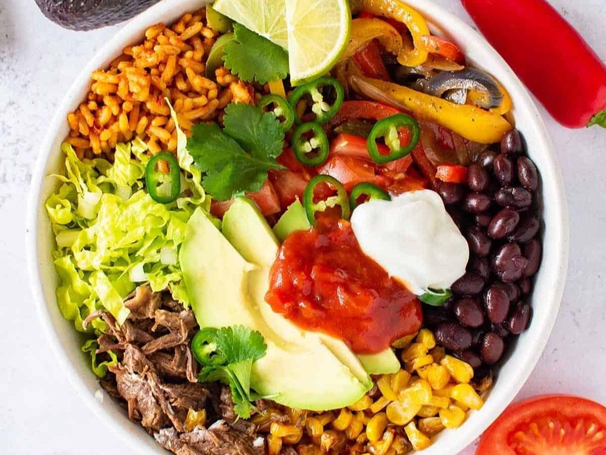 STEAKHOUSE SALAD.