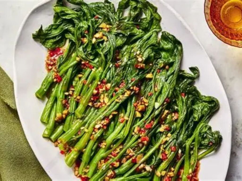 Yu Choy W/ Garlic Sauce / Cải Yu Xào Sốt Tỏi / 蒜蓉芥兰.