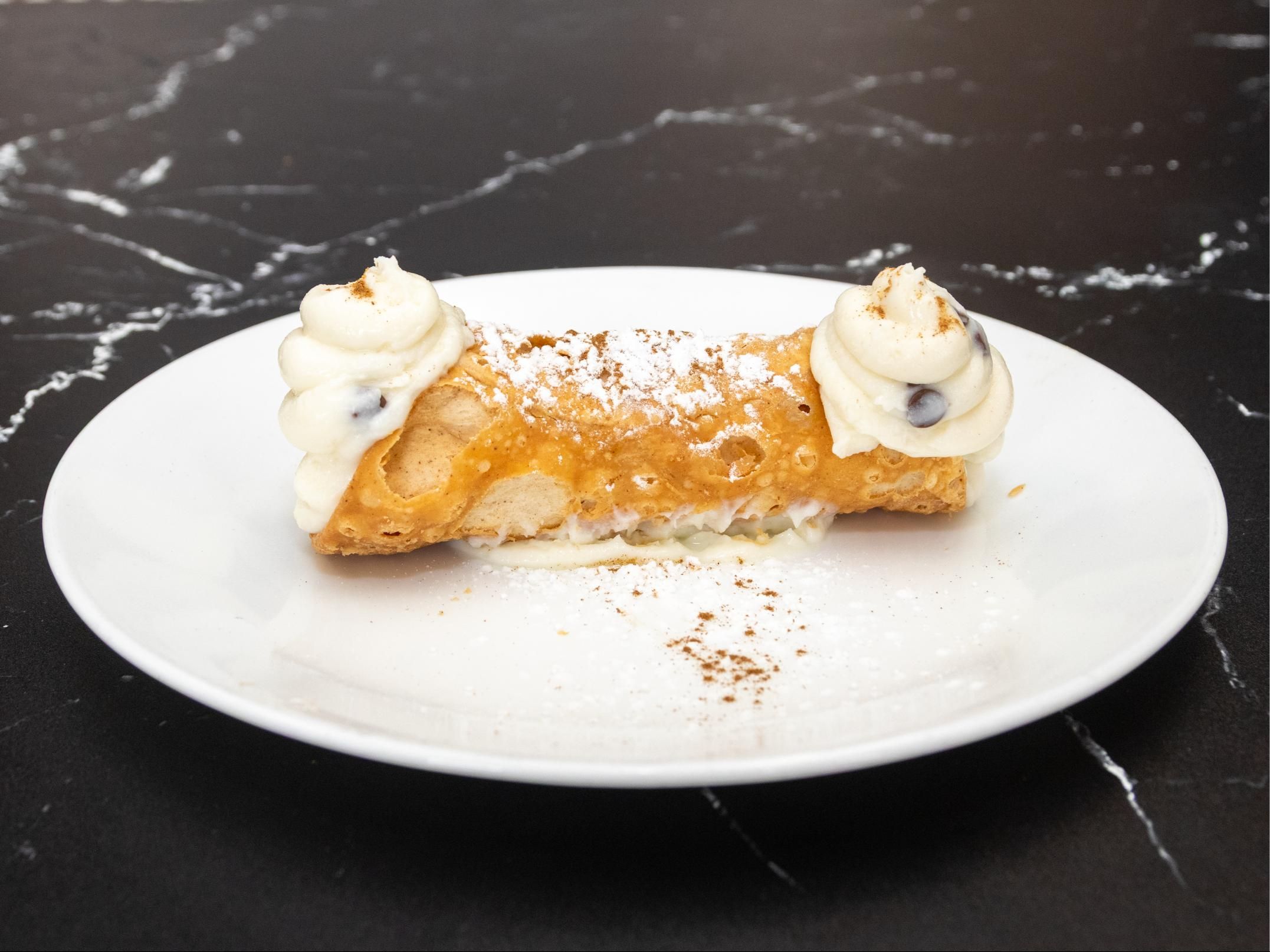 Cannoli.