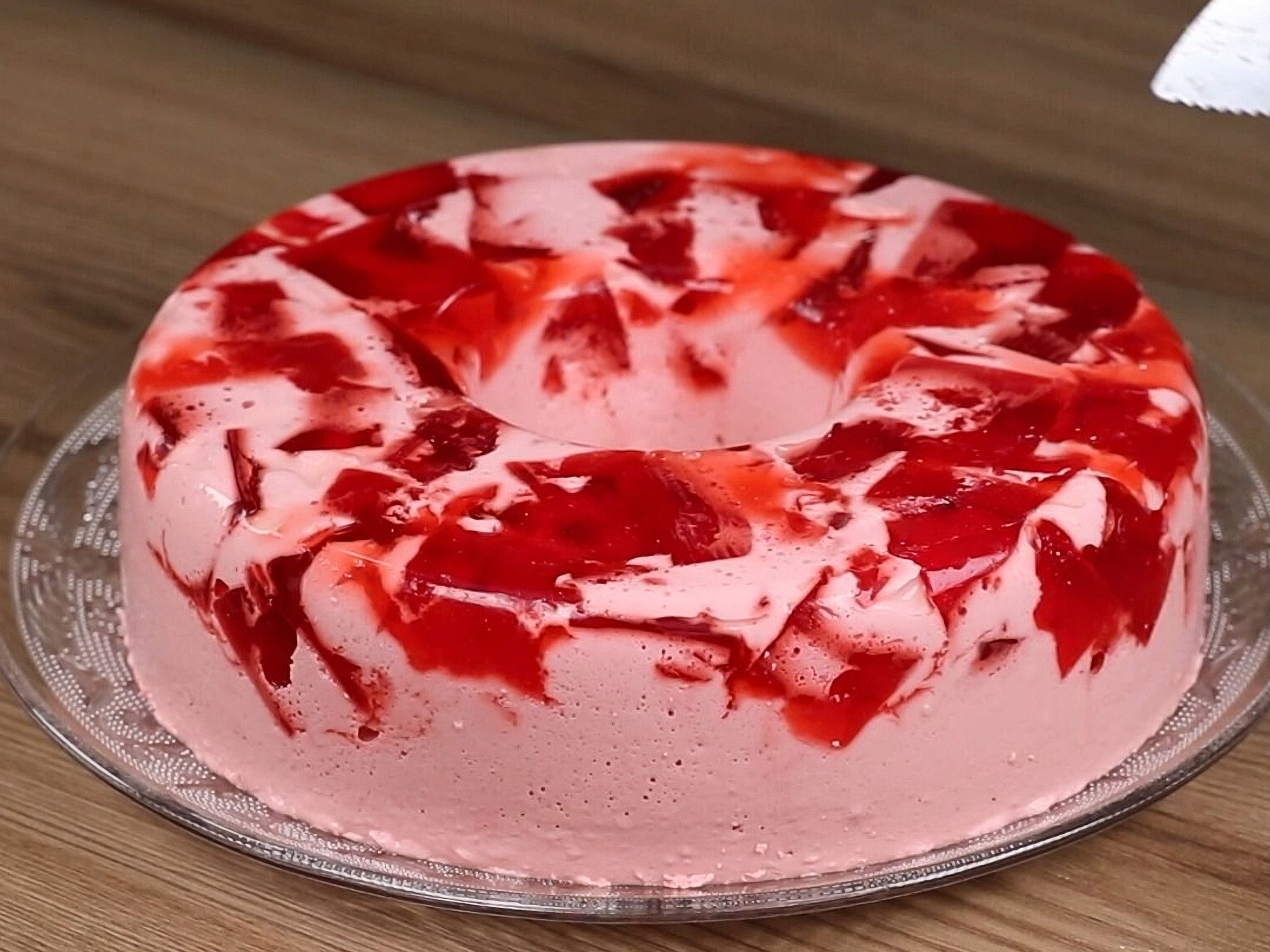 Gelatina de Fresa Con Crema.