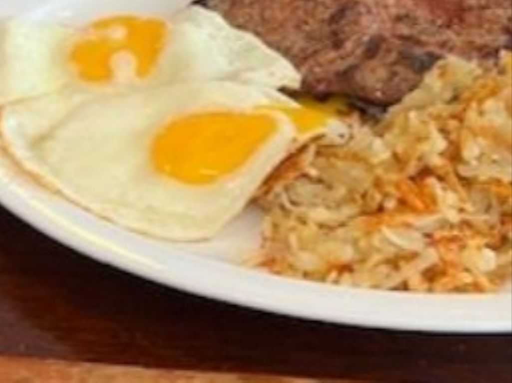 2 Eggs w/ Hashbrowns.