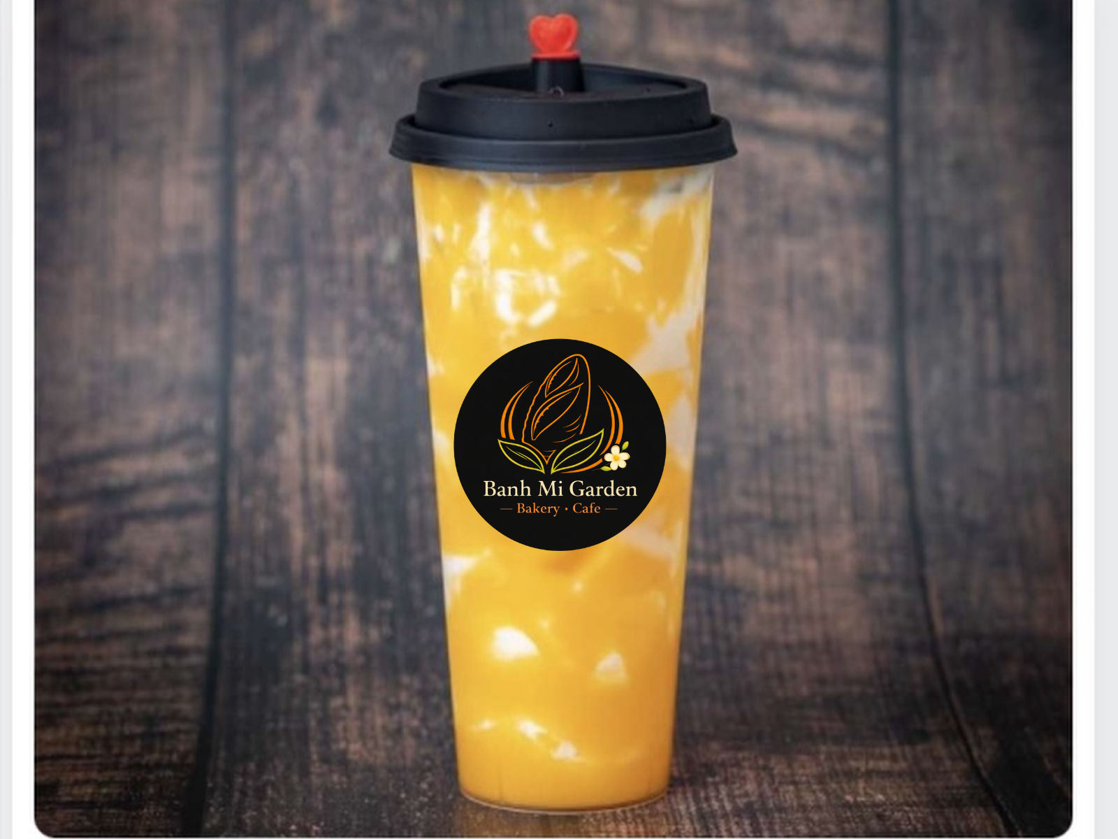 Creme Brulee Milk Tea *Contains Caffeine*.
