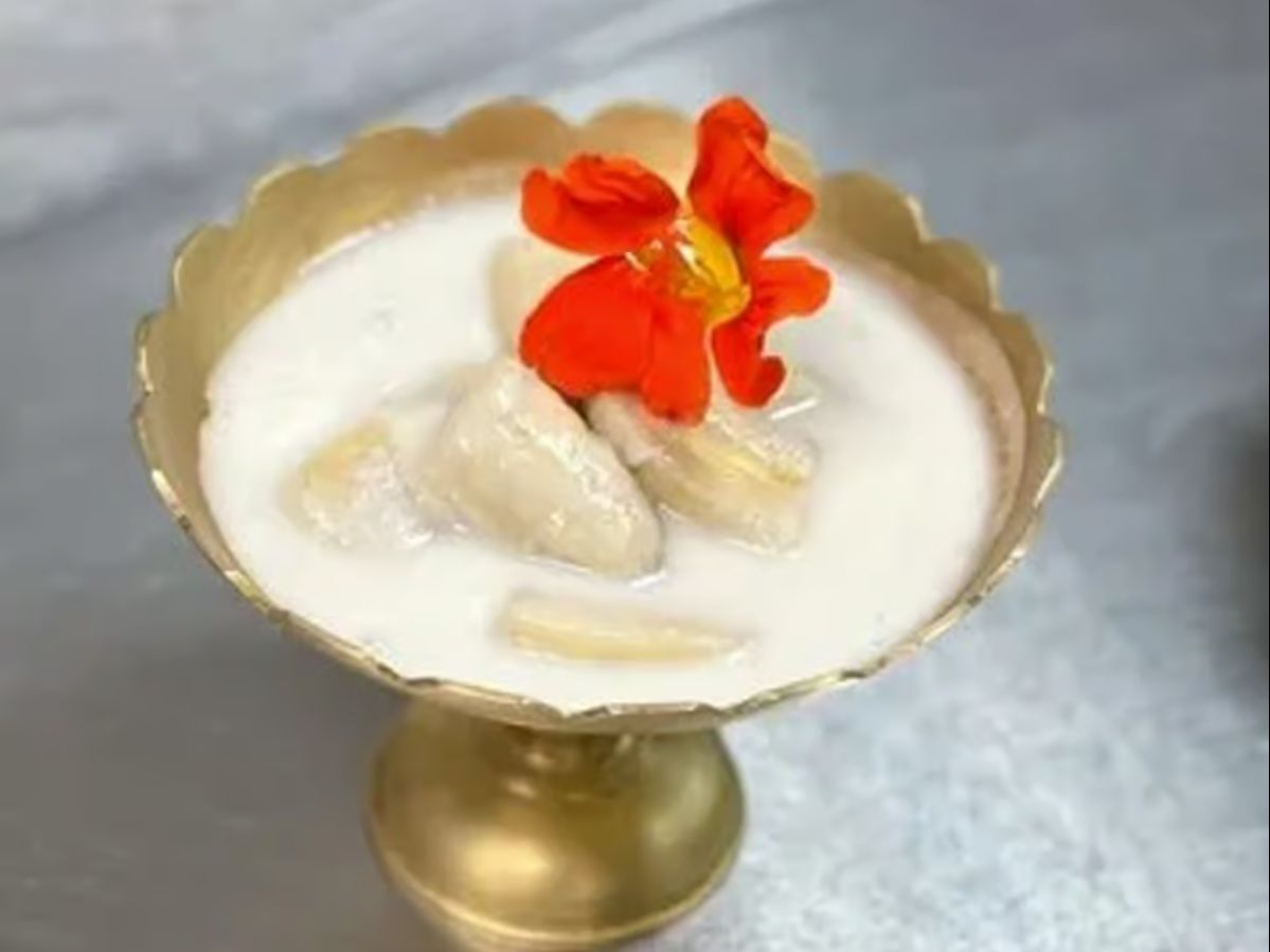 THAI BANANAS IN WARM