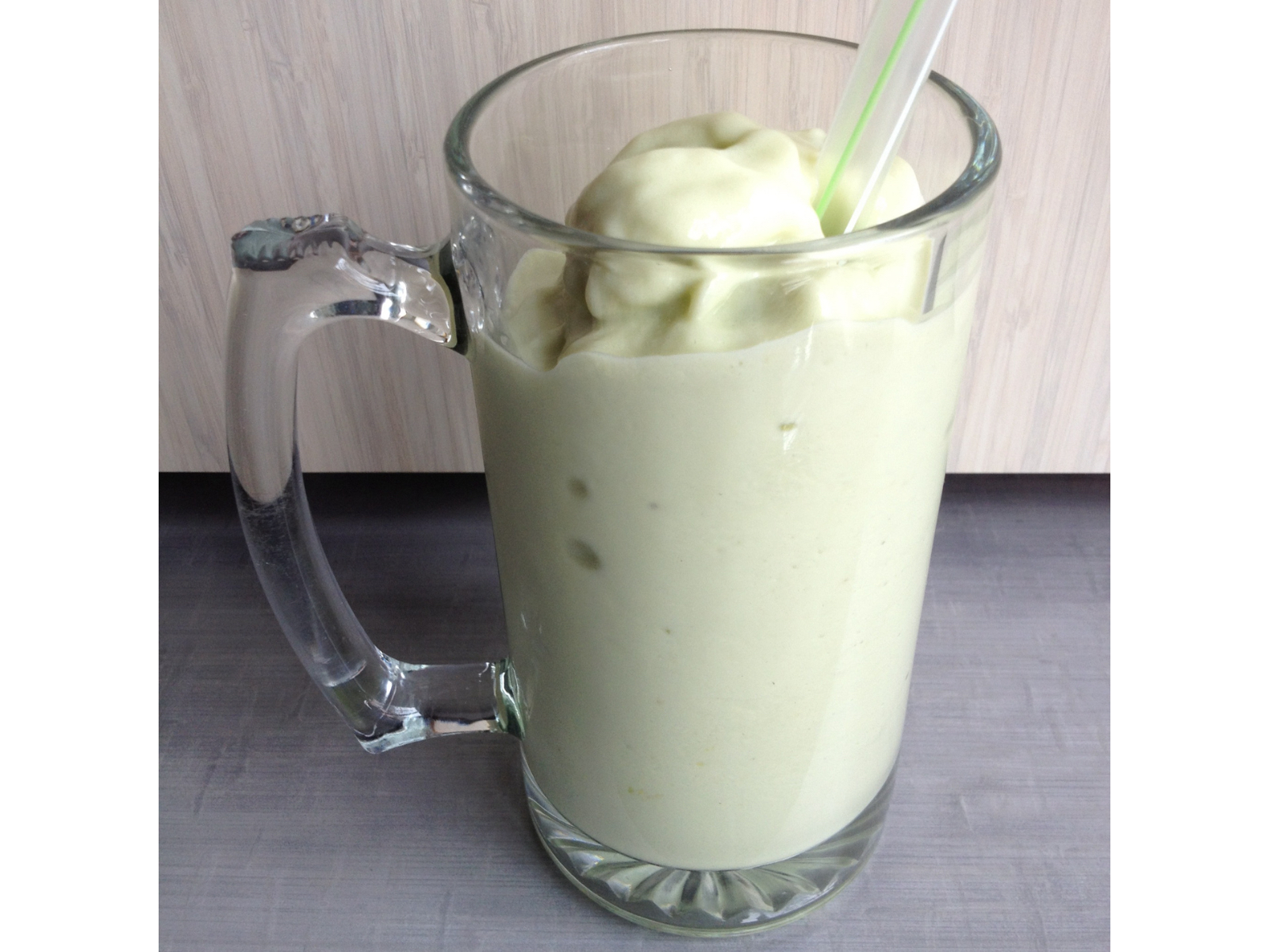 Avocado with Milk 24oz.