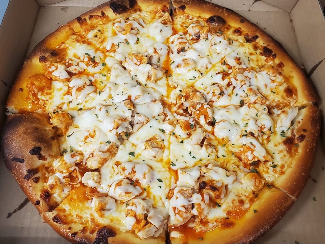 Large Buffalo Chicken Pizza