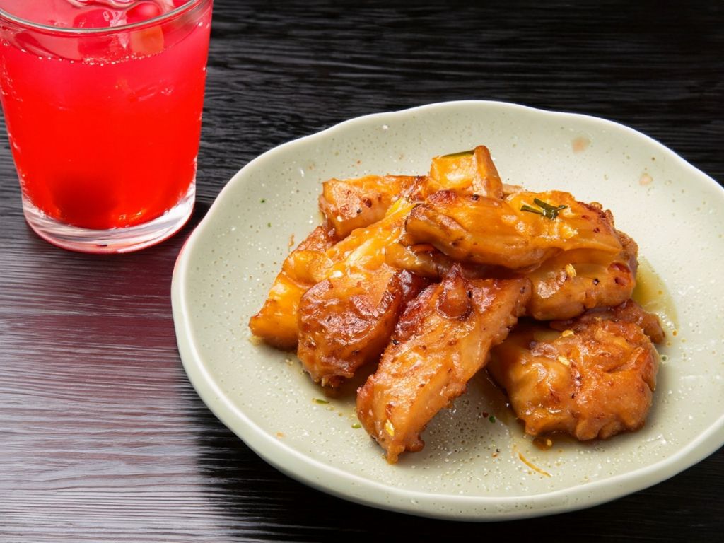 4pc BUFFALO TENDERS w/FRIES.