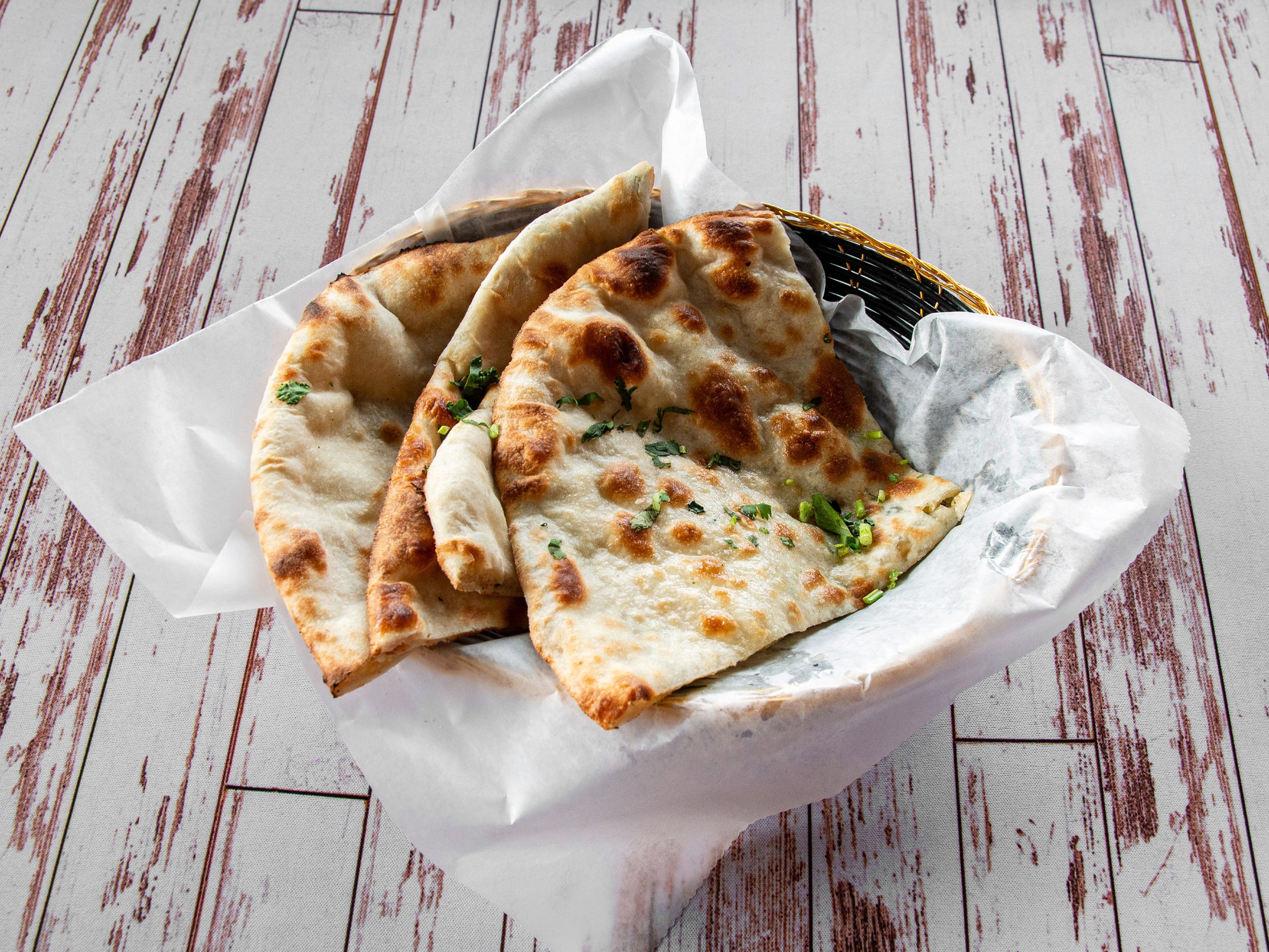 CHEESE NAAN.