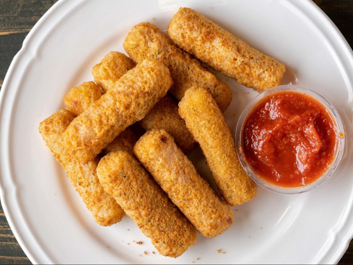 Delicious Mozzarella Sticks