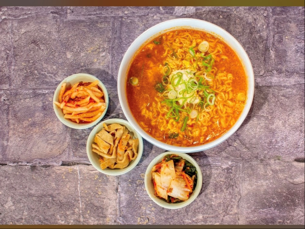 BEEF SHIN RAMEN.