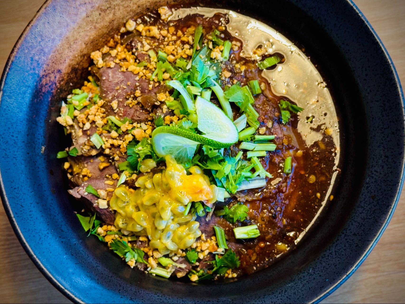 Nouilles maison au bœuf et aux fruits de la passion