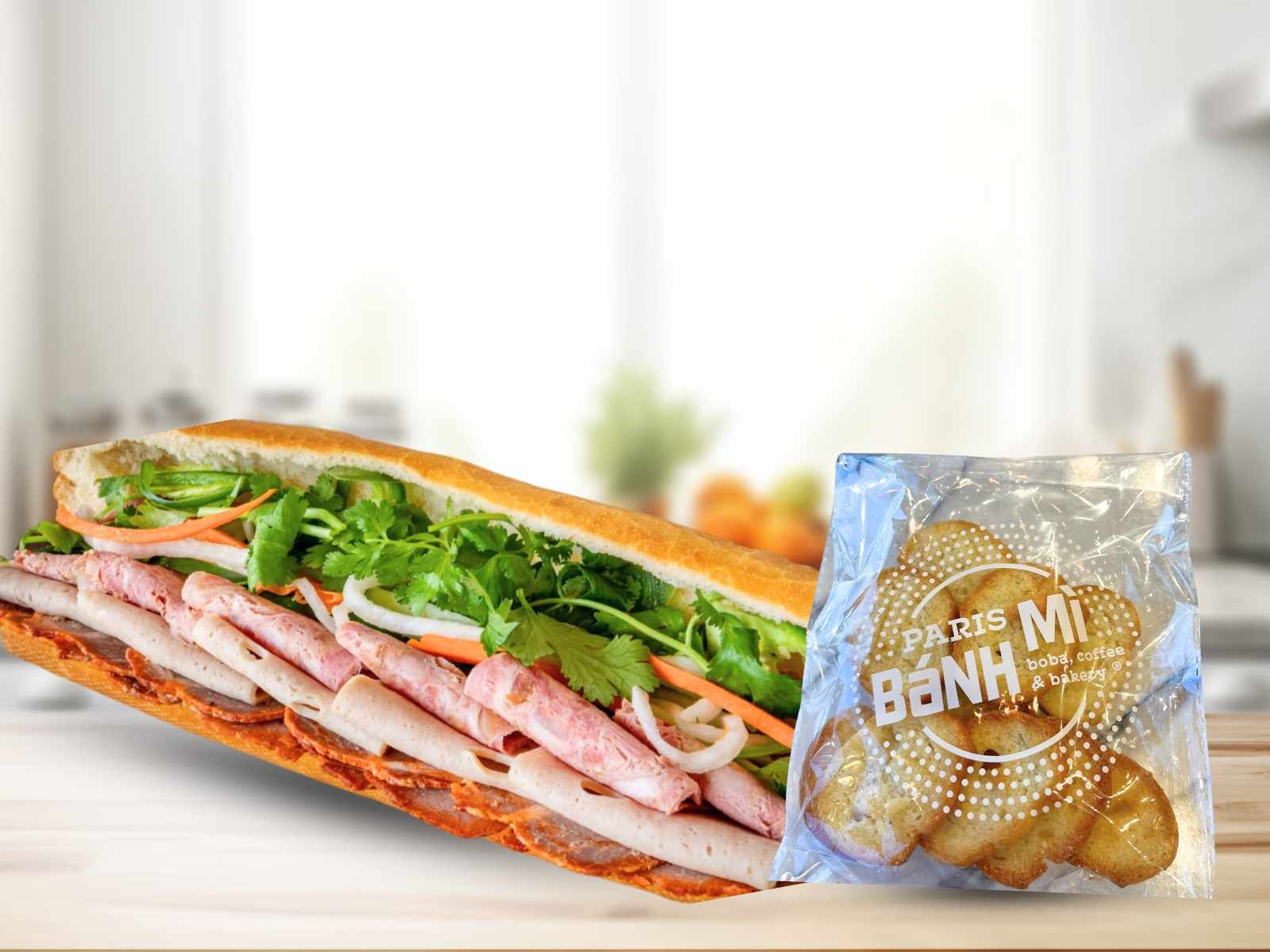Banh Mi /w Chips Entree Special / Bánh Mì Đặc Biệt.