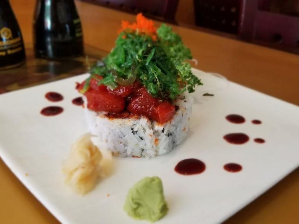 SR9. Christmas Tree Roll - Spicy tuna roll on the bottom, then spicy tuna tataki & seaweed salad on top.