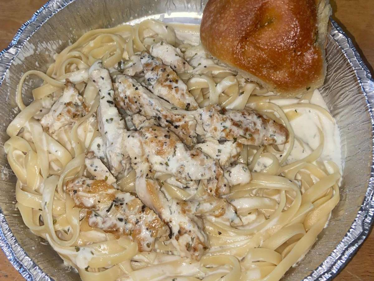 Fettuccine Alfredo w/Chicken