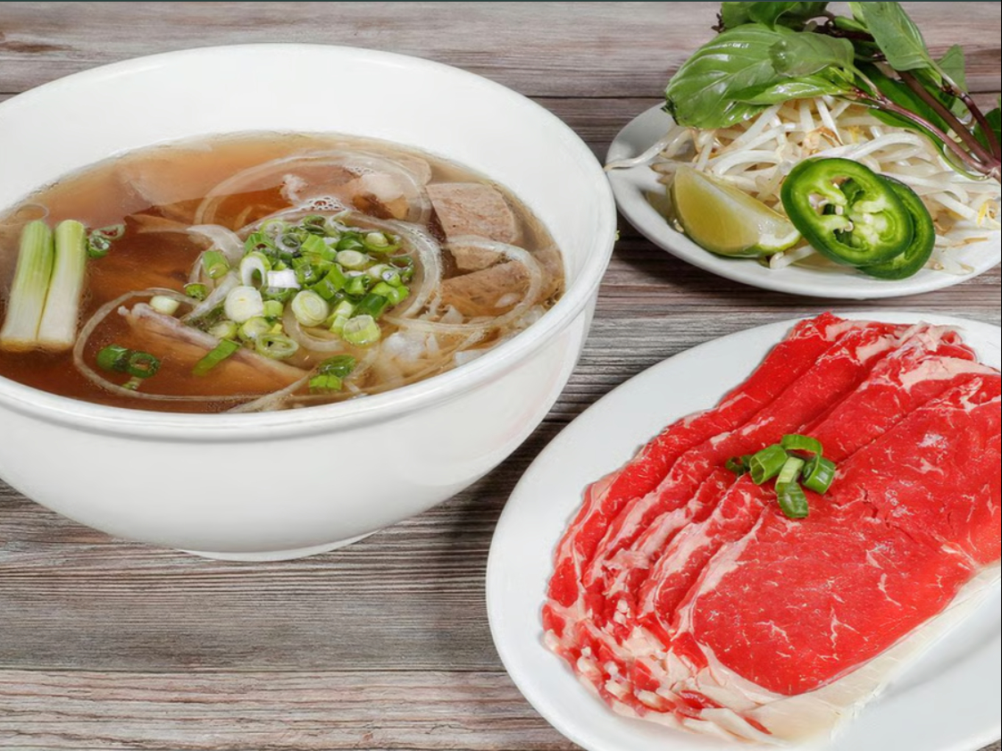P1. Phở Đặc Biệt (New York Steak)