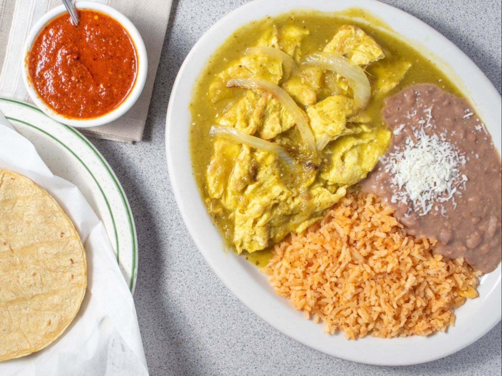 Huevos En Salsa Verde Combo.