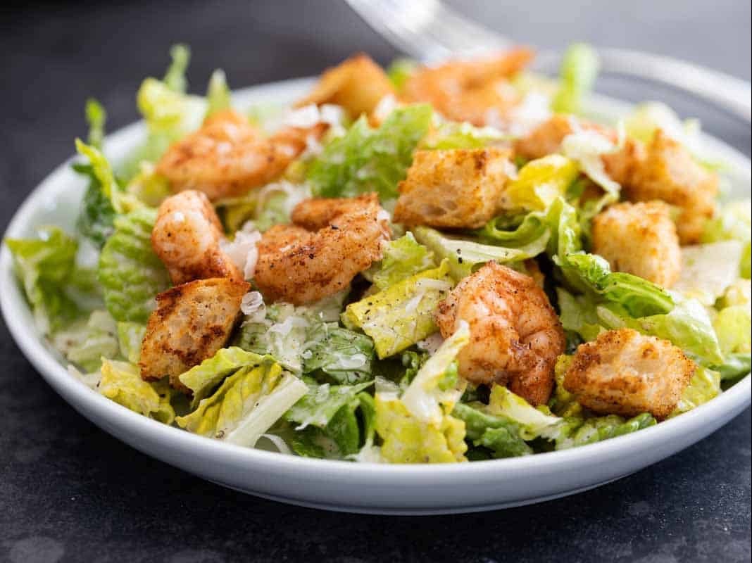 Grilled or Breaded Shrimp Caesar (Ensalada César con Camarones a la Parrilla o Empanizados)