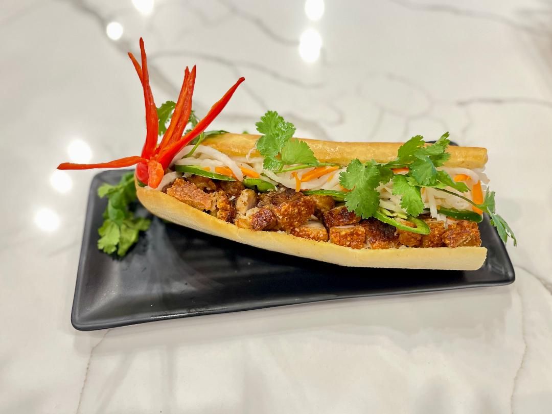 M18.MI-ONLY CRISPY PORK BELLY BANH MI / BÁNH MÌ THỊT HEO QUAY.