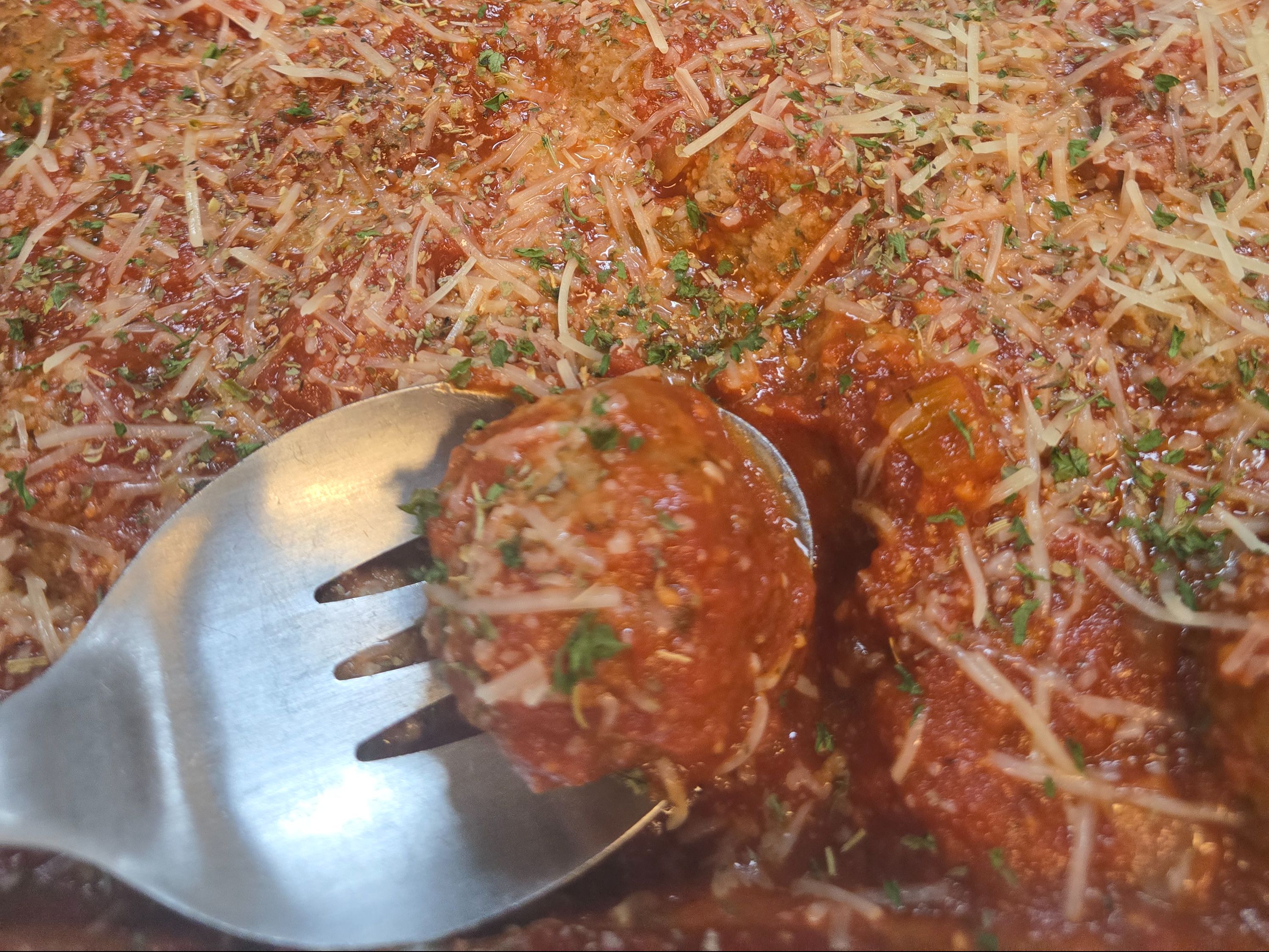Meatballs in Pasta Sauce Half Tray