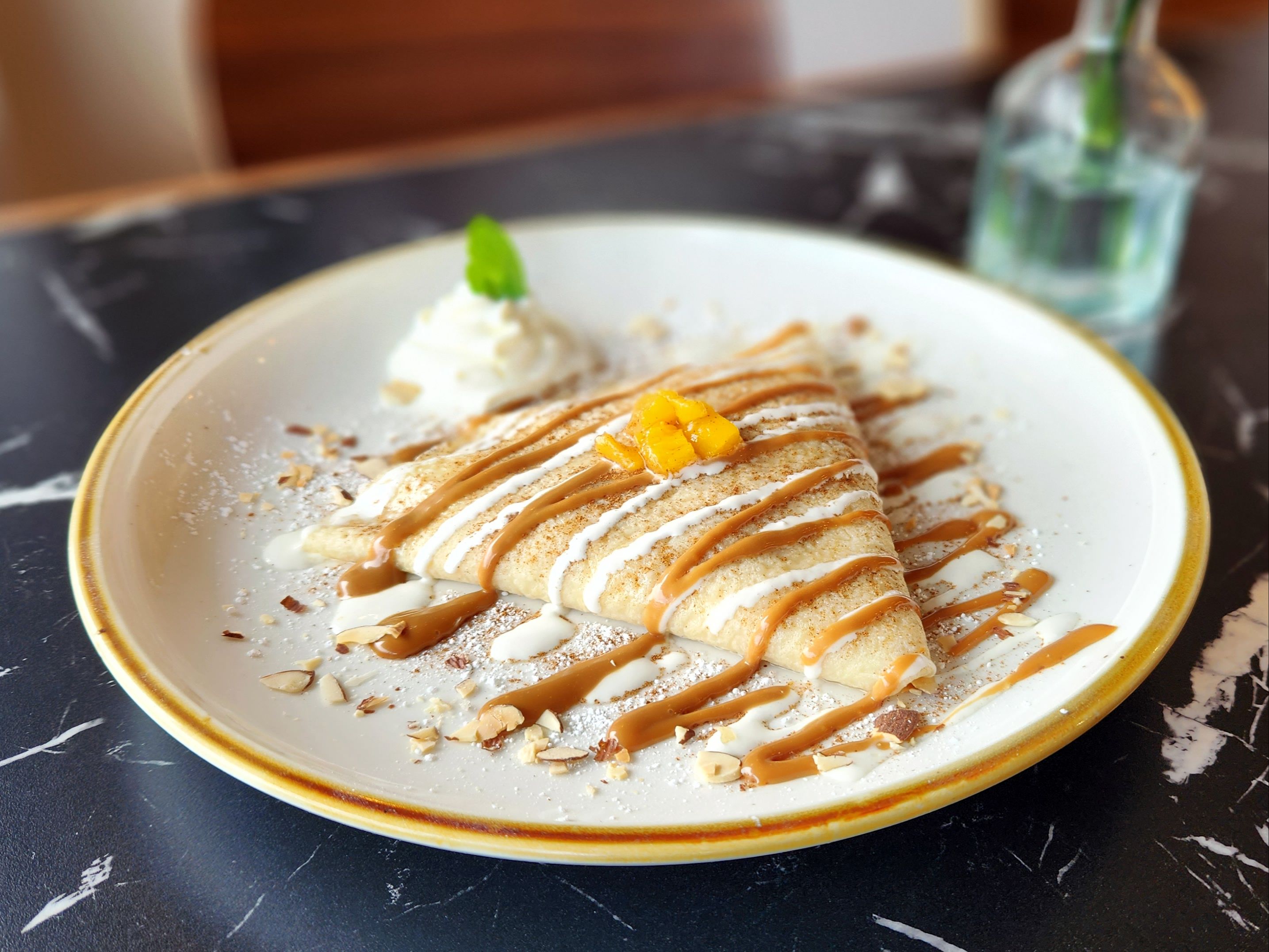 Peaches & Cream Crêpe.