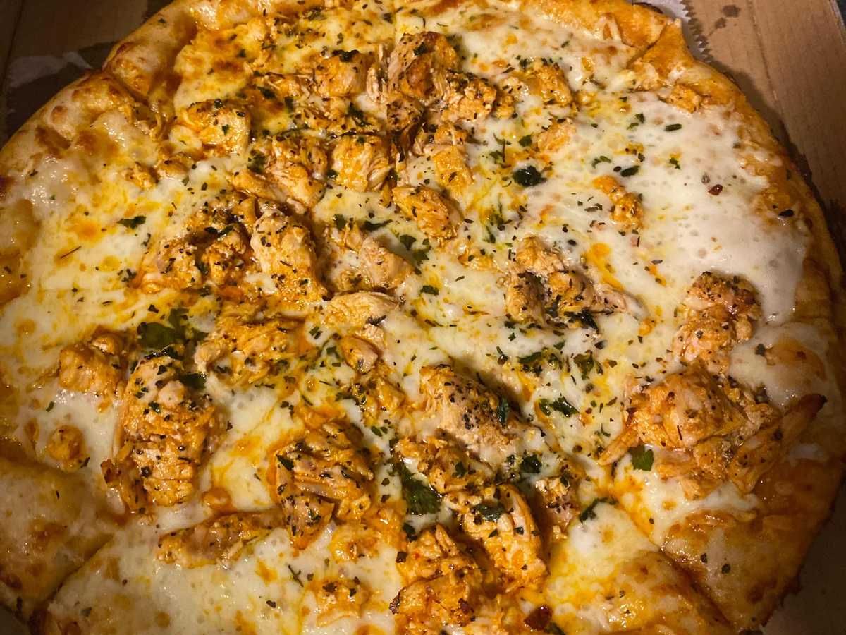 Small Chicken Wing Pizza.